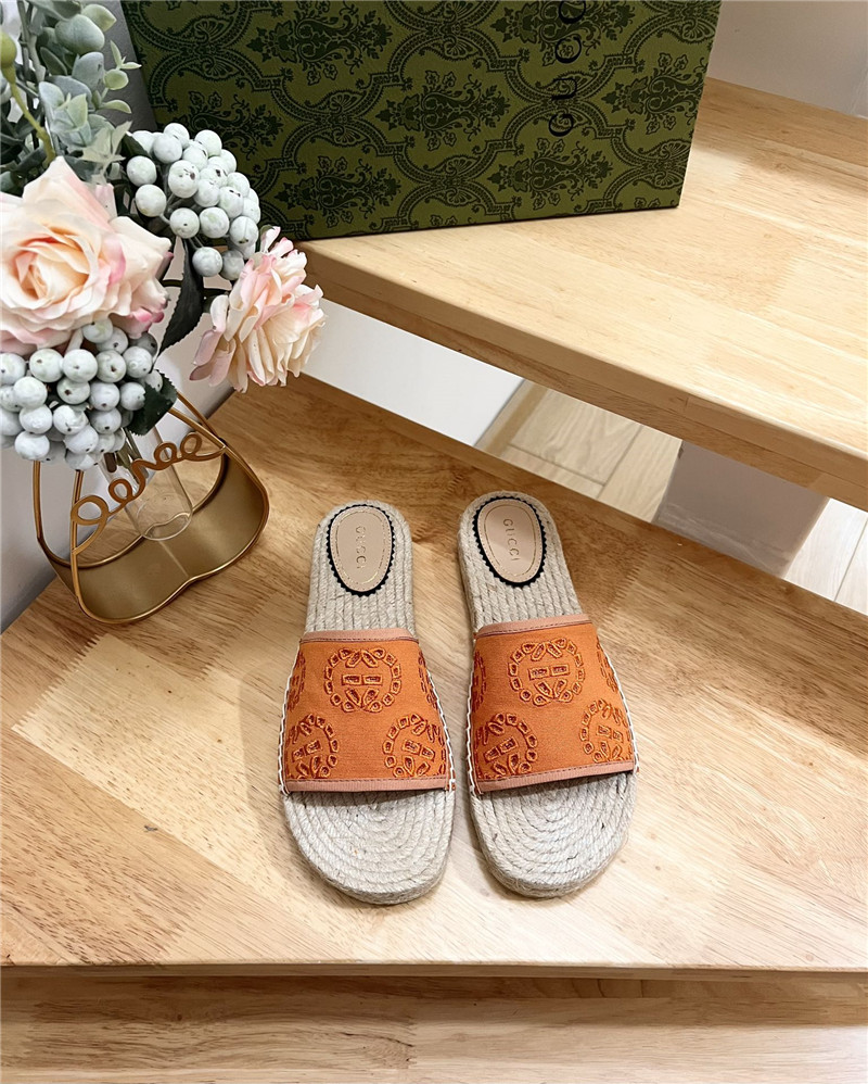 Gvc*1 interlocking g espadrille slides