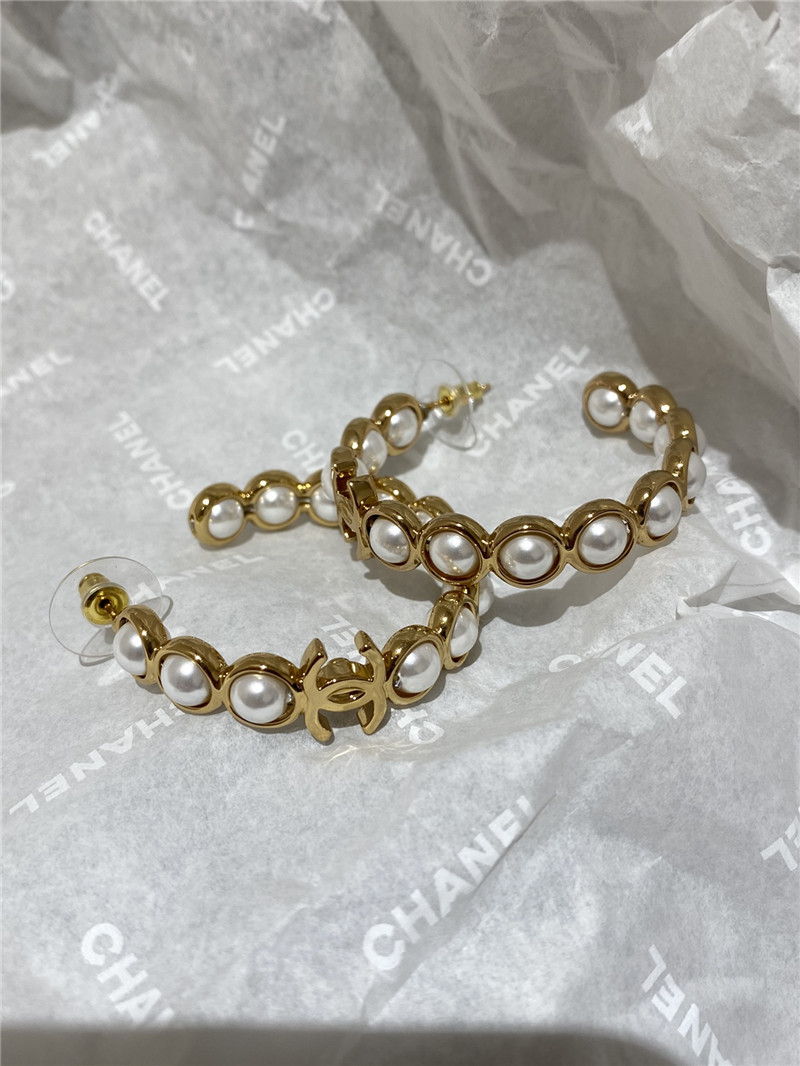 Ch**el round hoop pearl earrings