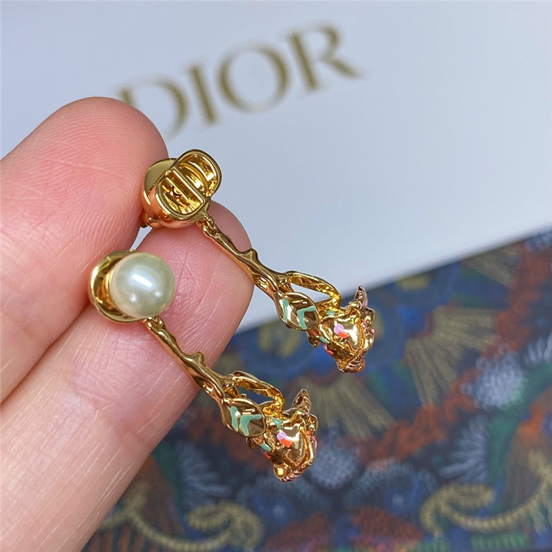 D10r pearl rose earrings