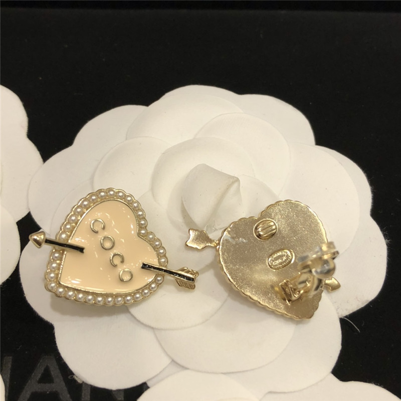 Ch**el medieval heart pearl earrings
