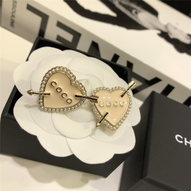 Ch**el medieval heart pearl earrings