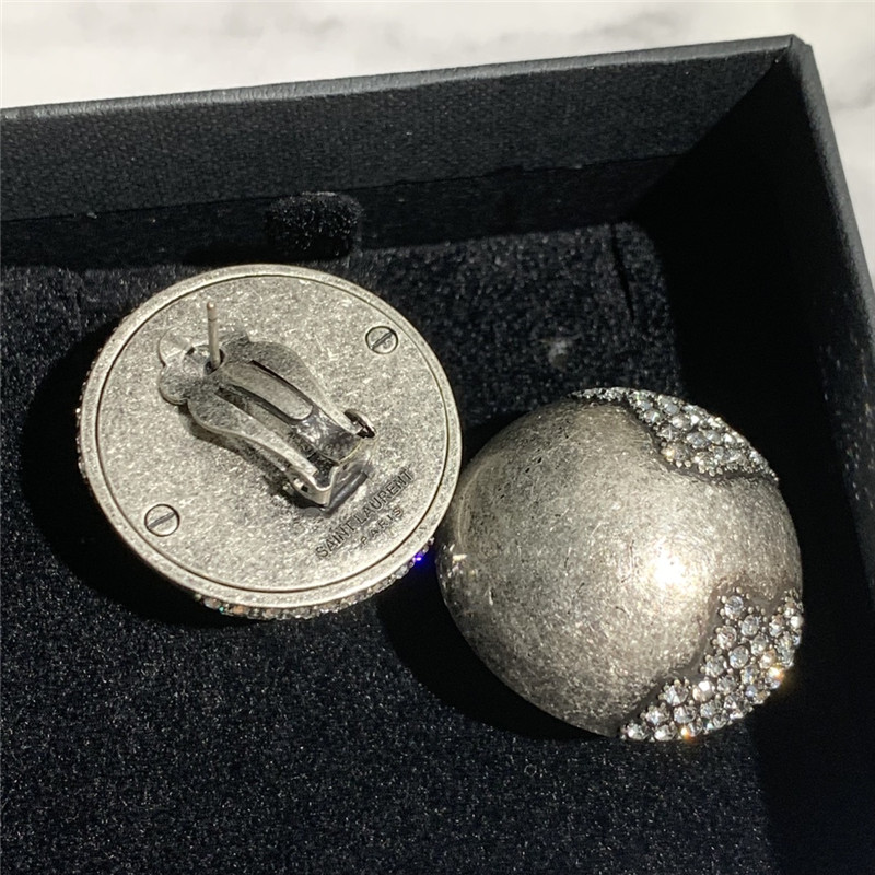Y51 vintage earrings