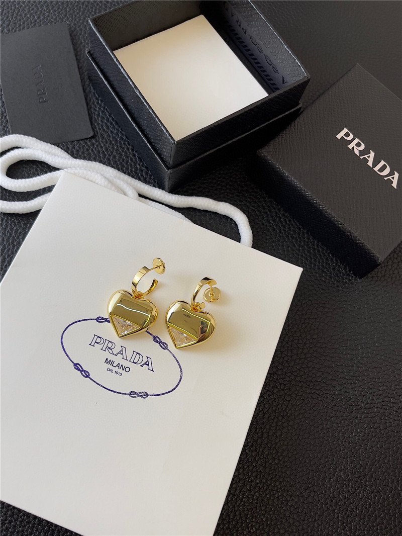 Pra*a new triangle love earrings