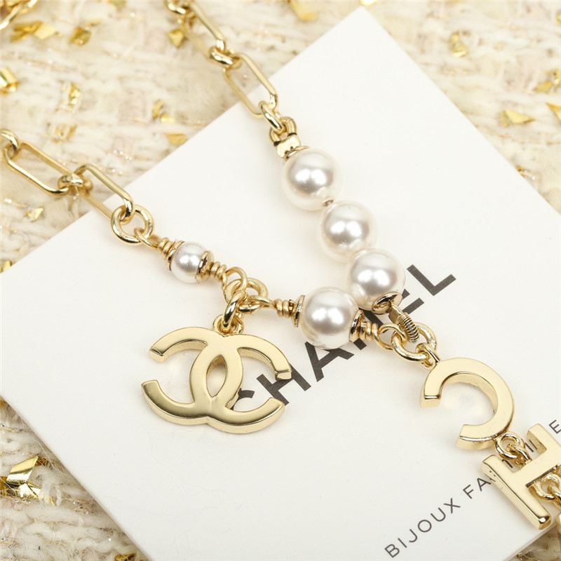 Ch**el letter pearl bracelet