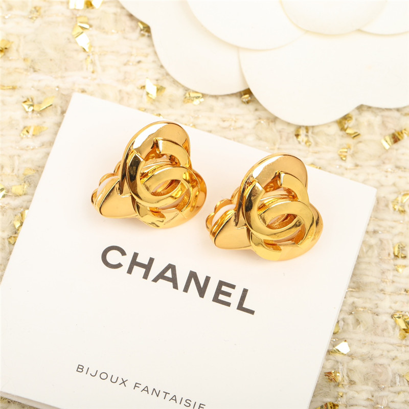 Ch**el love double c ear clip