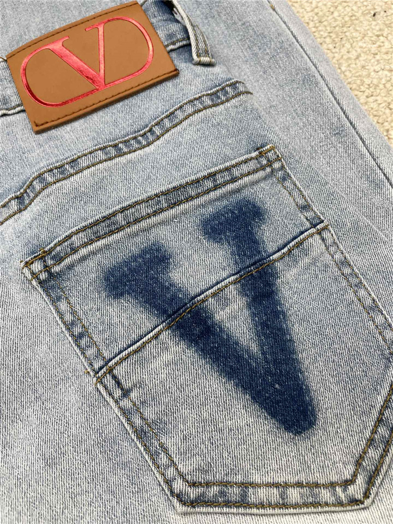 Va1e*ntin0 high waist straight jeans replica clothes