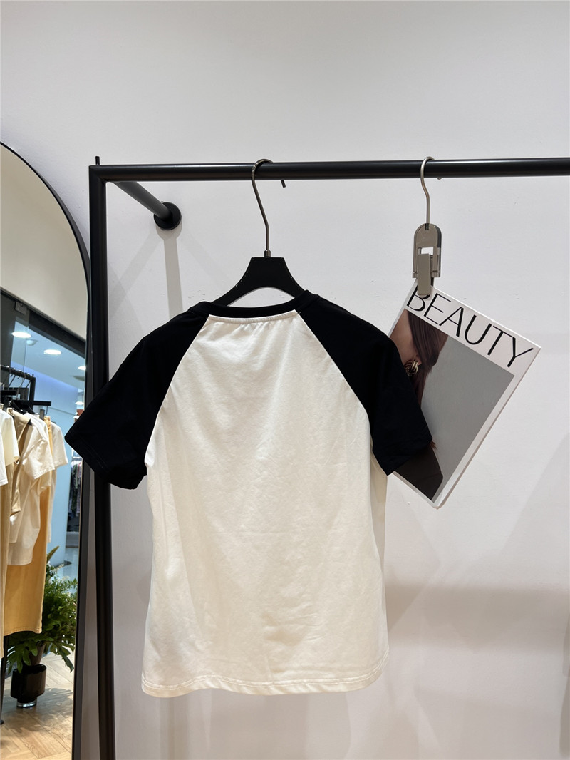 Ch**el secondhand hand-painted raglan t-shirt replica clothes