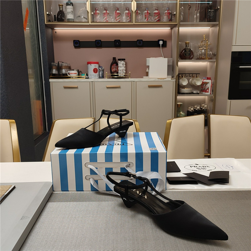 Pra*a leather slingback pumps in black