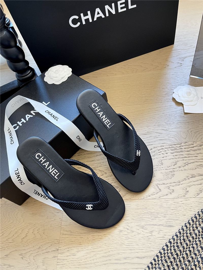 Ch**el flat black flip flops