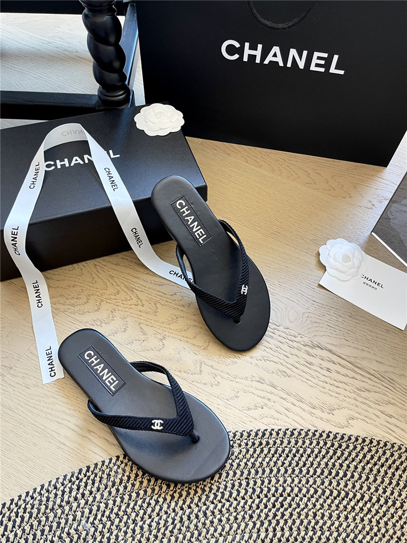 Ch**el flat black flip flops