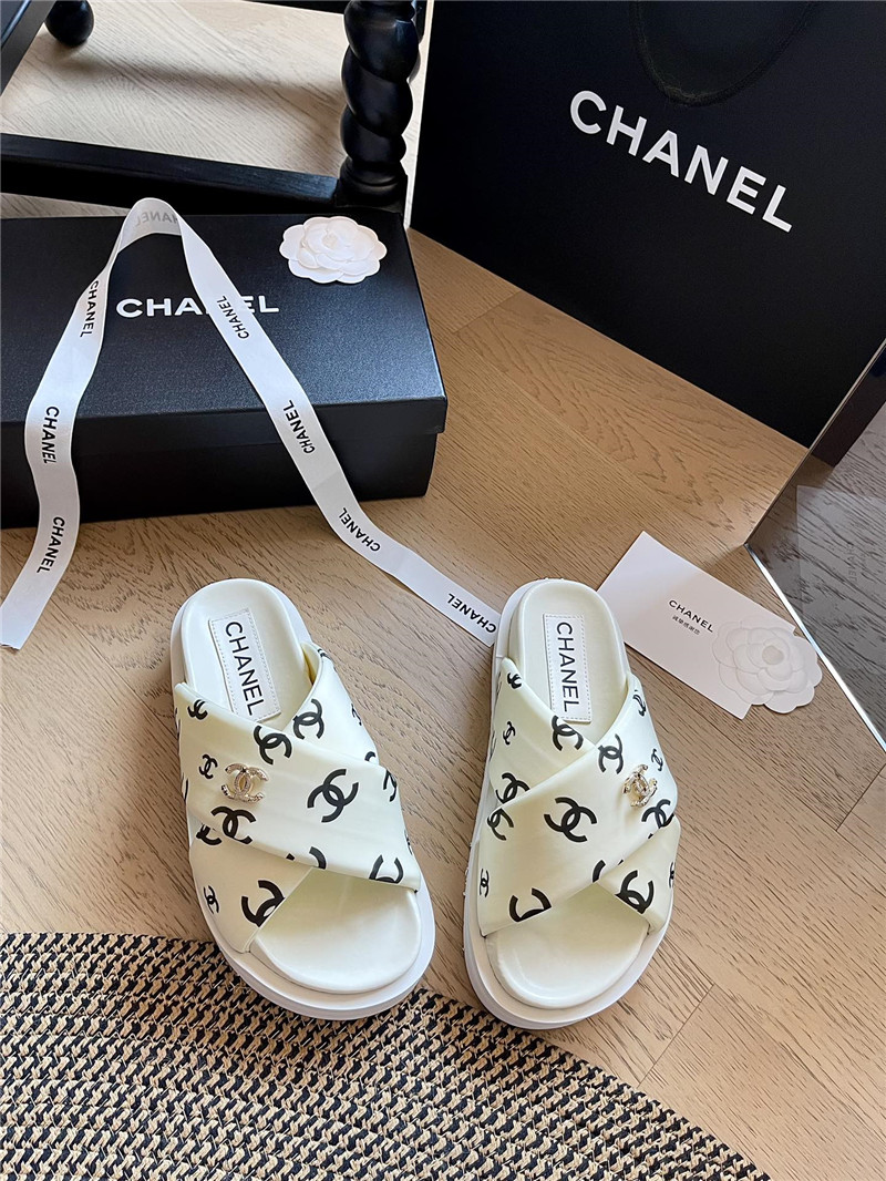 Ch**el velvet cross platform slides beige