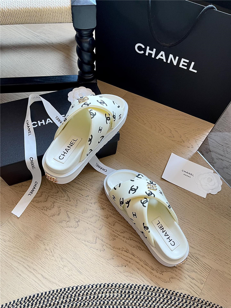 Ch**el velvet cross platform slides beige