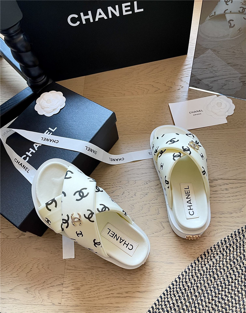 Ch**el velvet cross platform slides beige