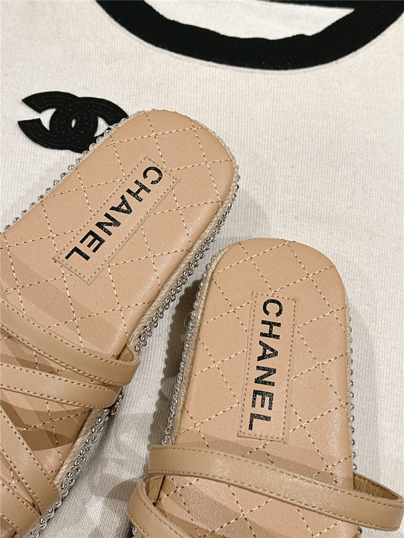 Ch**el logo espadrilles beige slides