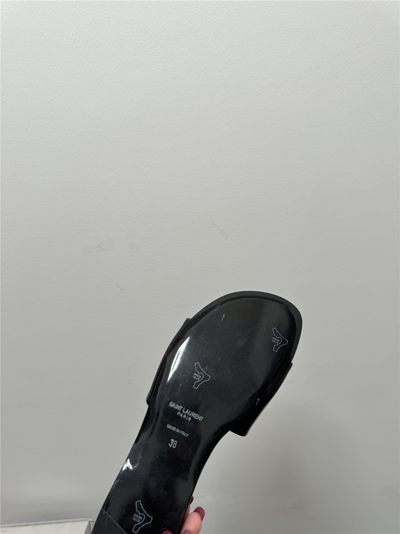 Sa1nt Lau*nt carlyle flat slide