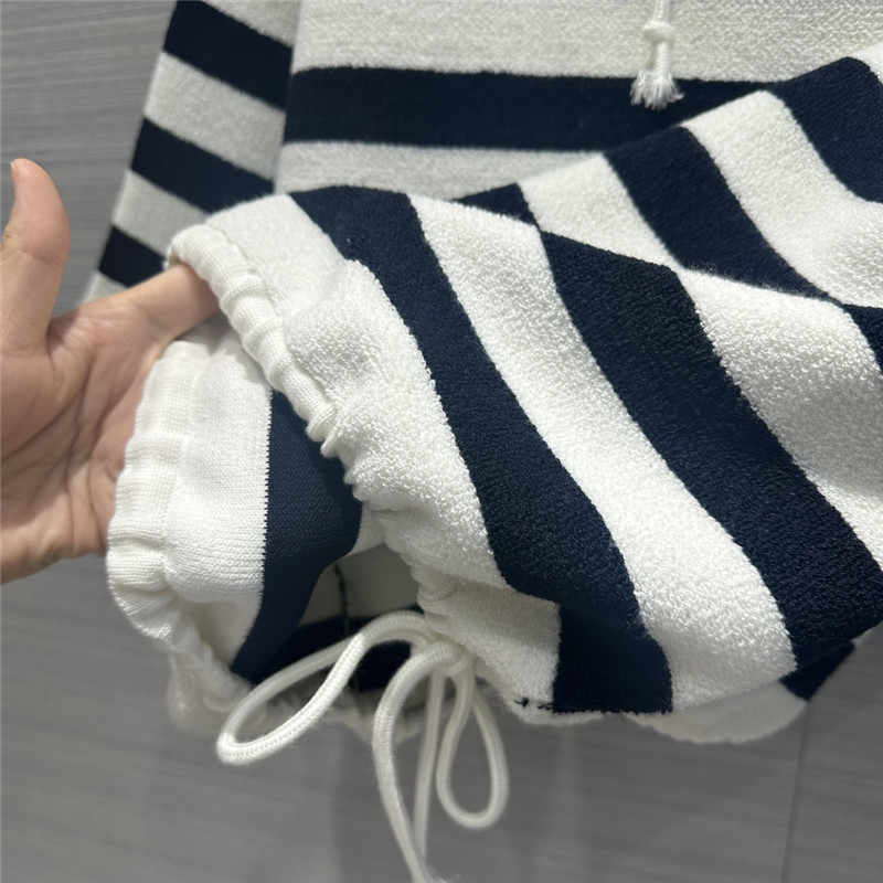 D10r new hooded short sleeve replica designer clothes
