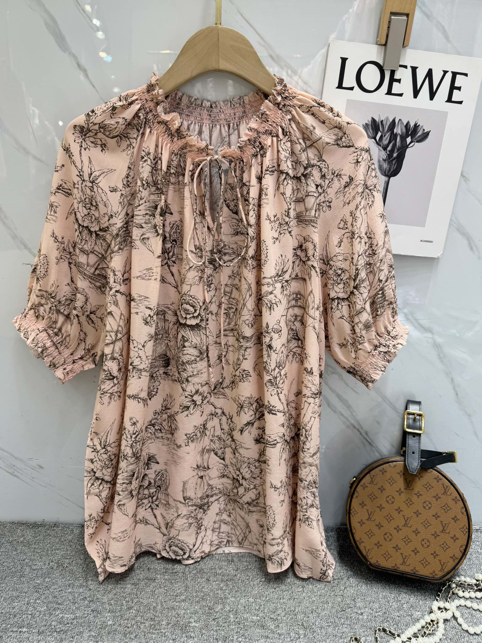 D10r elastic neck silk top replica d&g clothing