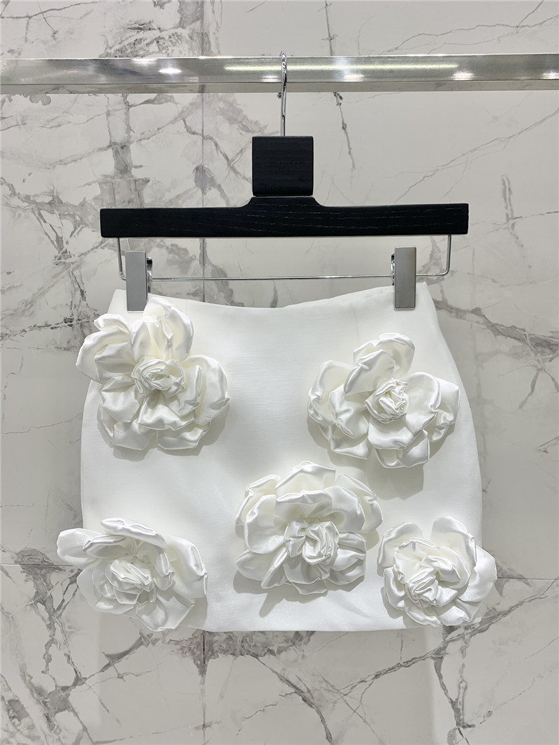 Va1e*ntin0 three-dimensional flower skirt replica d&g clothing