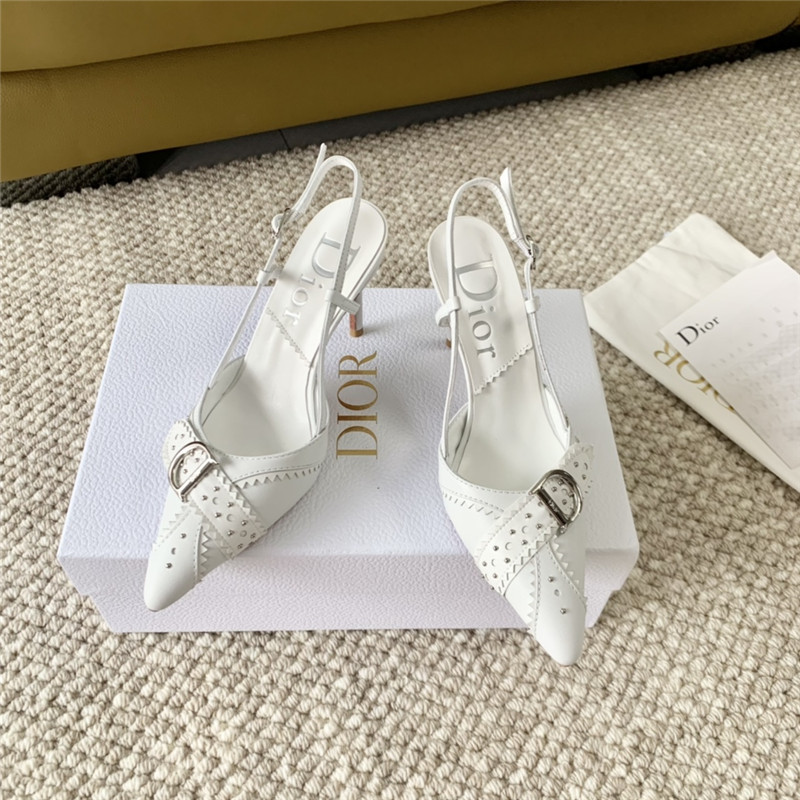 D10r white buckle slingback pumps
