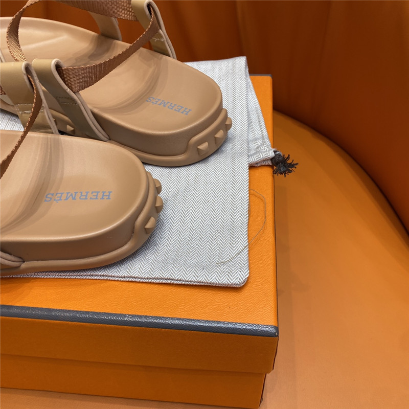 H**me5 inboard sandals beige