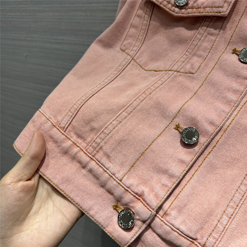 l0vis Vvtt0n embroidered accent light pink denim jacket
