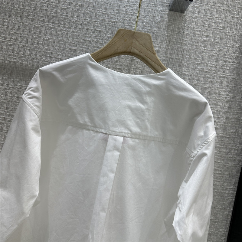 Va1e*ntin0 hardware v-button round collar white shirt replica clothes