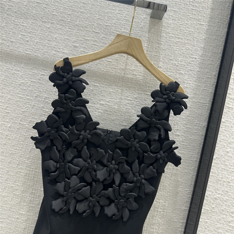 Va1e*ntin0 suspender black dress replica clothes