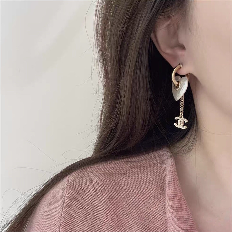 Ch**el love double c earrings