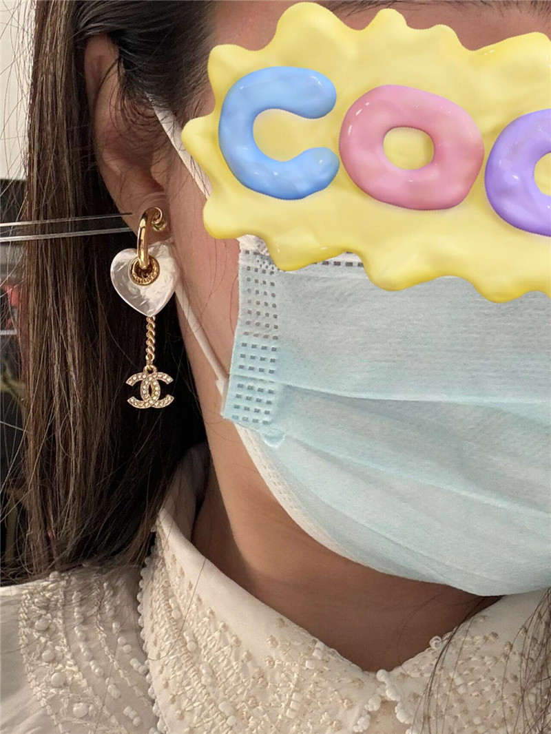 Ch**el love double c earrings