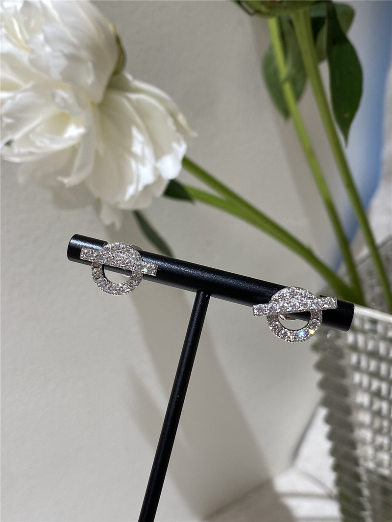 H**me5 pig nose earrings