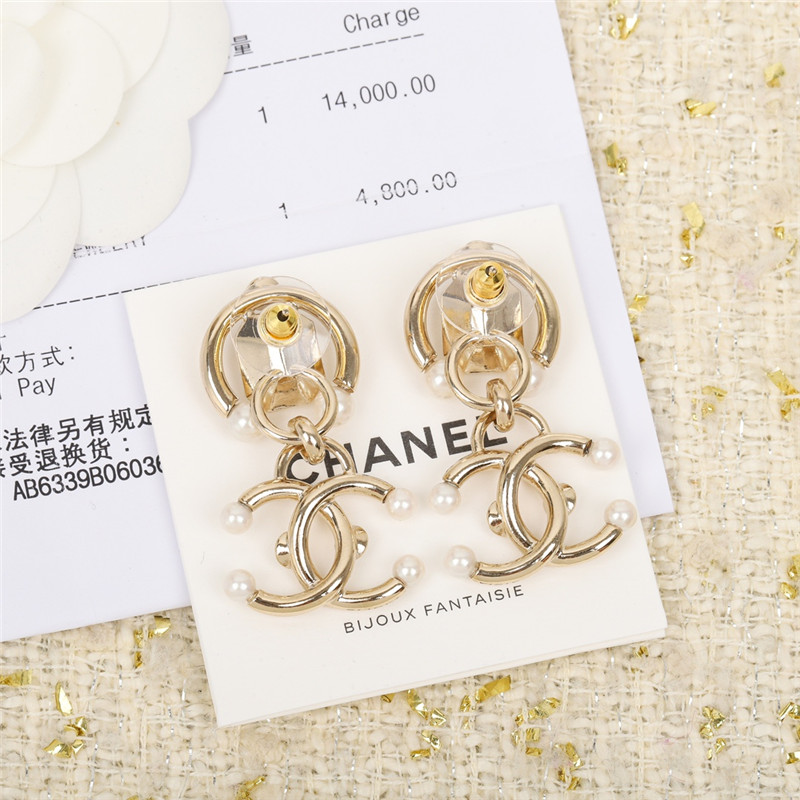 ch**el double t square D1am0nd earrings