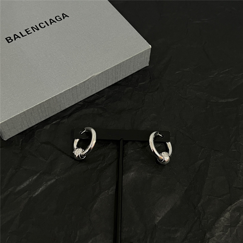 Ba1en*iaga retro earrings