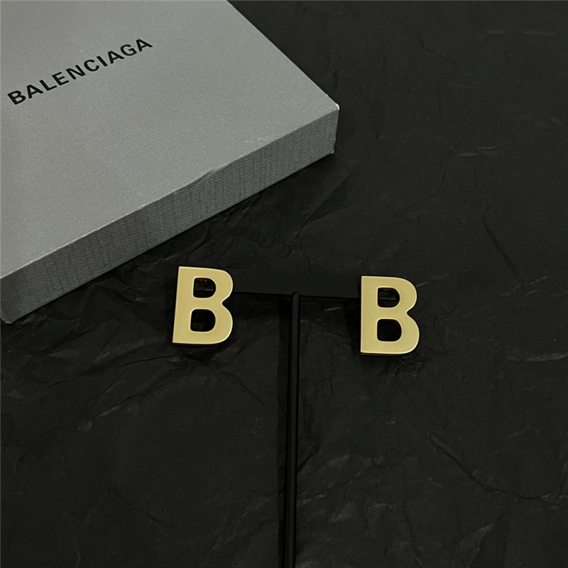 Ba1en*iaga retro earrings