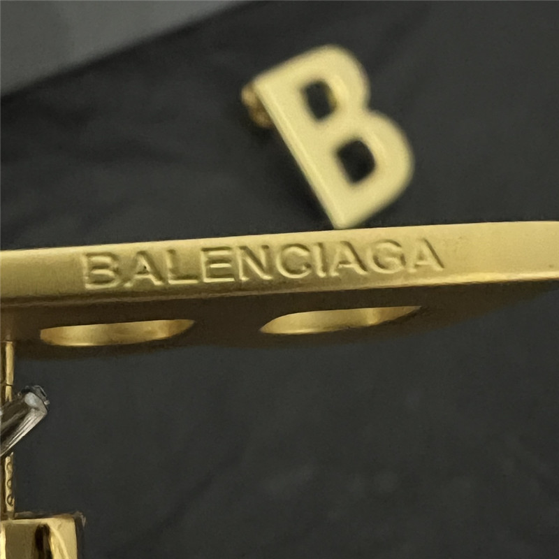 Ba1en*iaga retro earrings