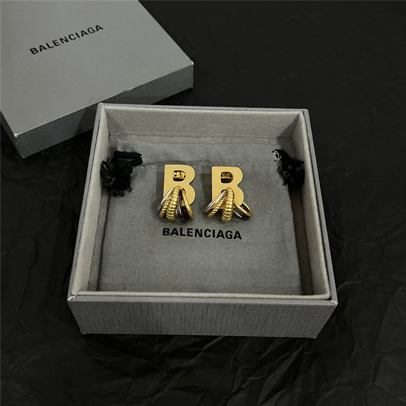 Ba1en*iaga simple and elegant earrings