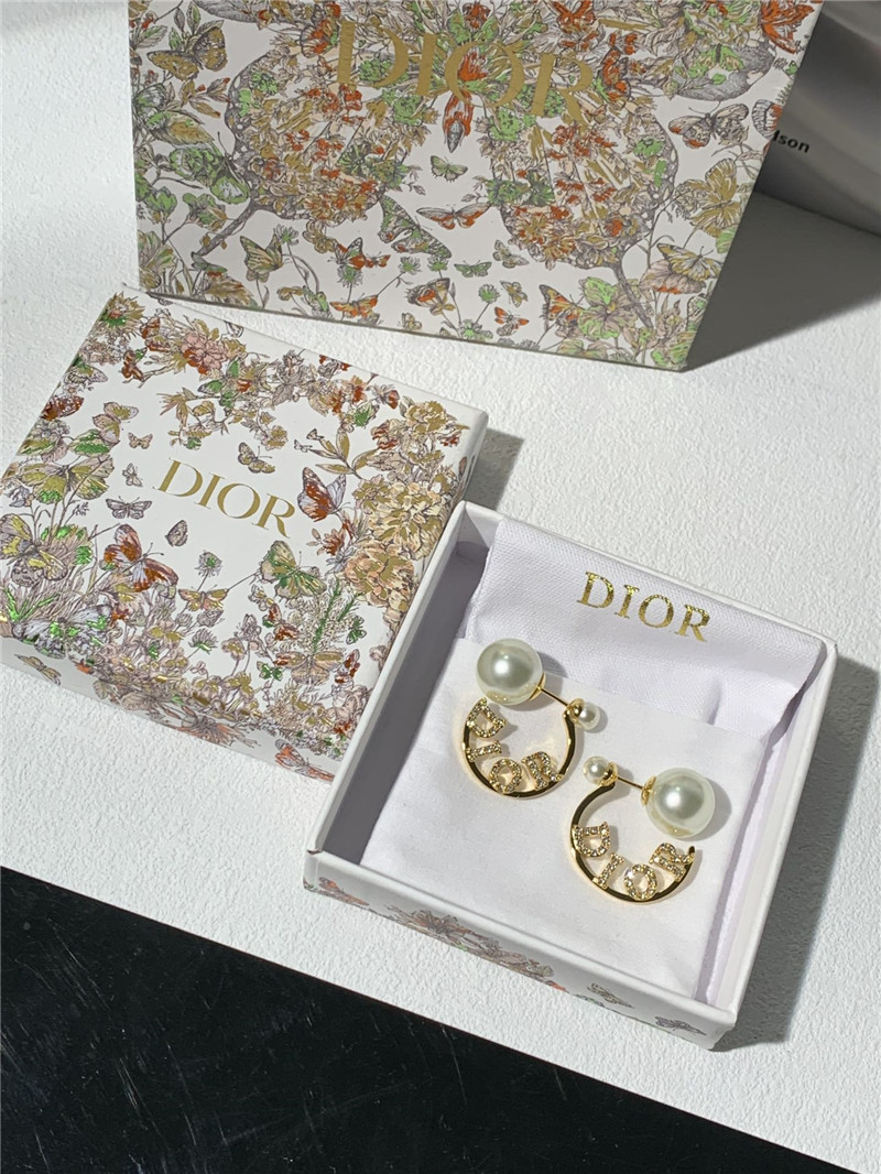 D10r new earrings