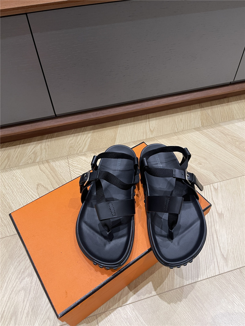 H**me5 inboard sandals black