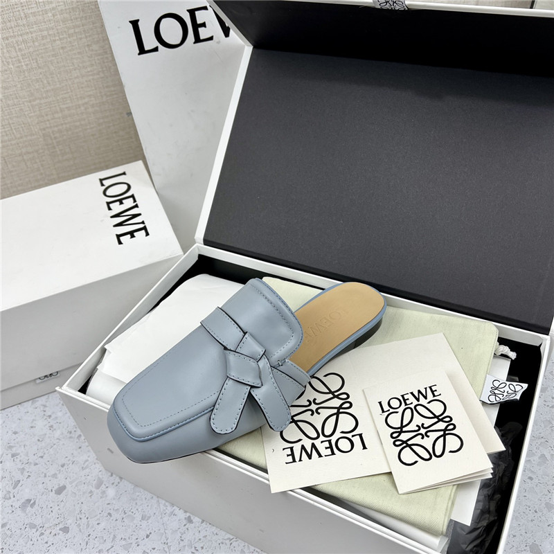 L0ew* gate flat mule in blue