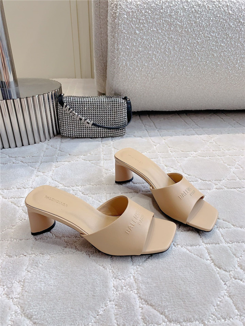 Ba1en*iaga duty free beige women’s sandals