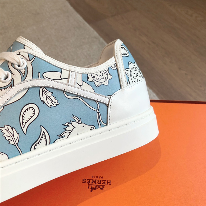 H**me5 canvas print lace-up sneakers