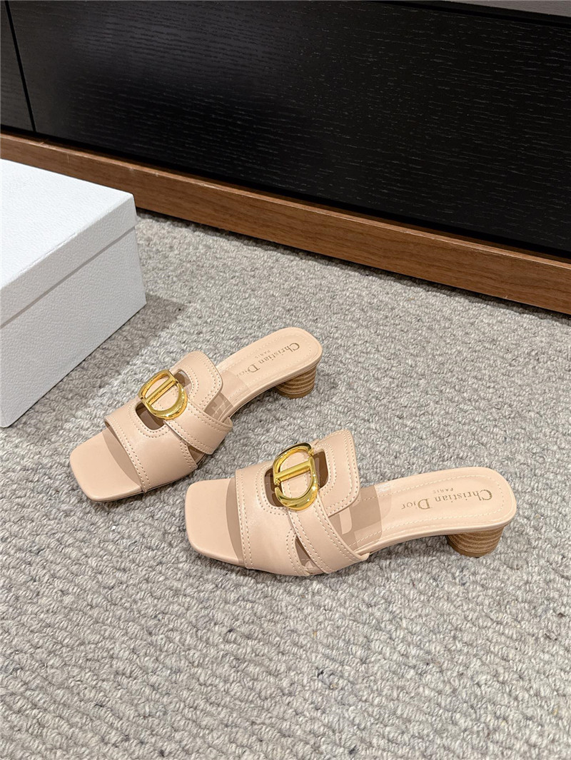 D10r 30 montaigne heeled slide beige