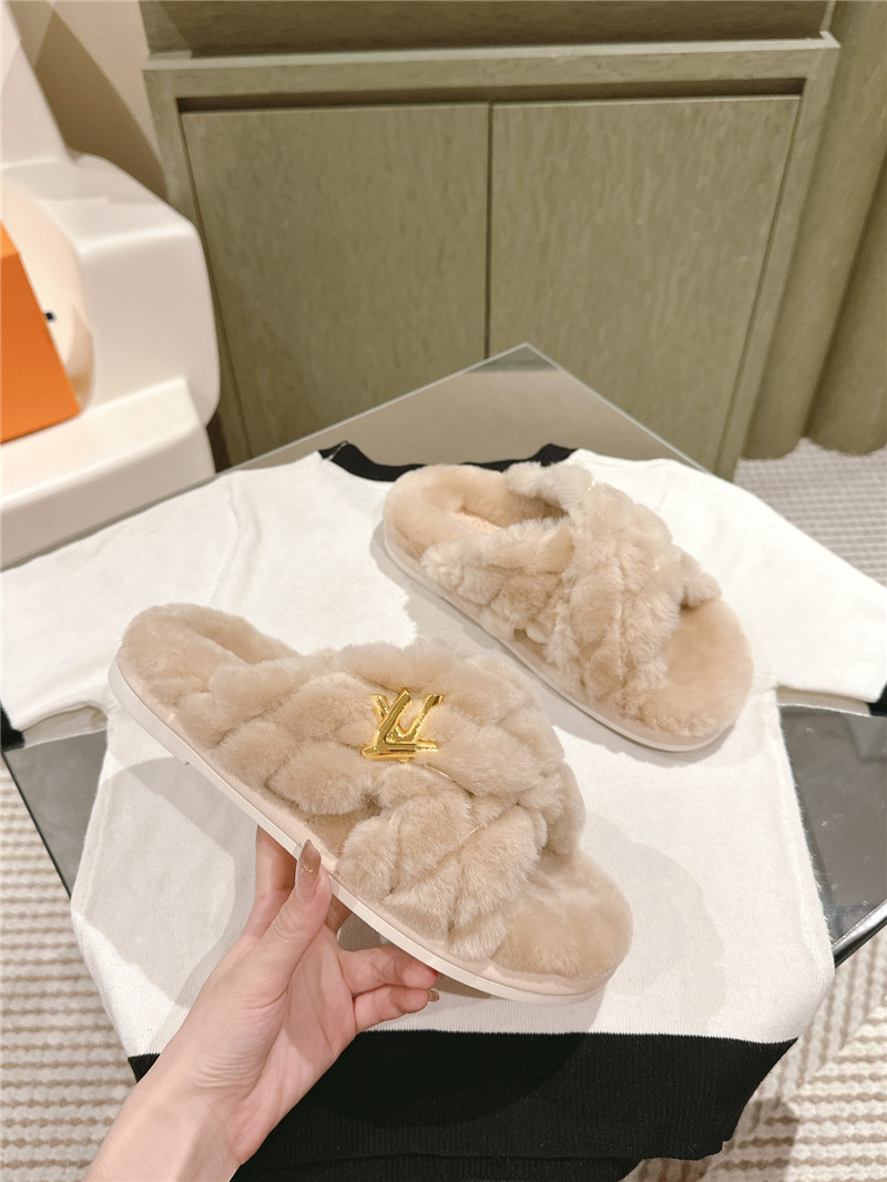 l0vis Vvtt0n fluffy slippers beige
