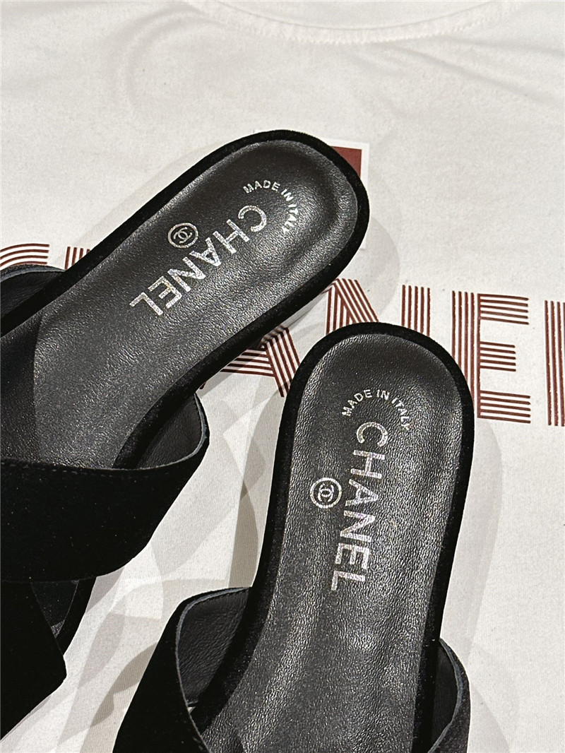 Ch**el velvet crisscross strap slippers black