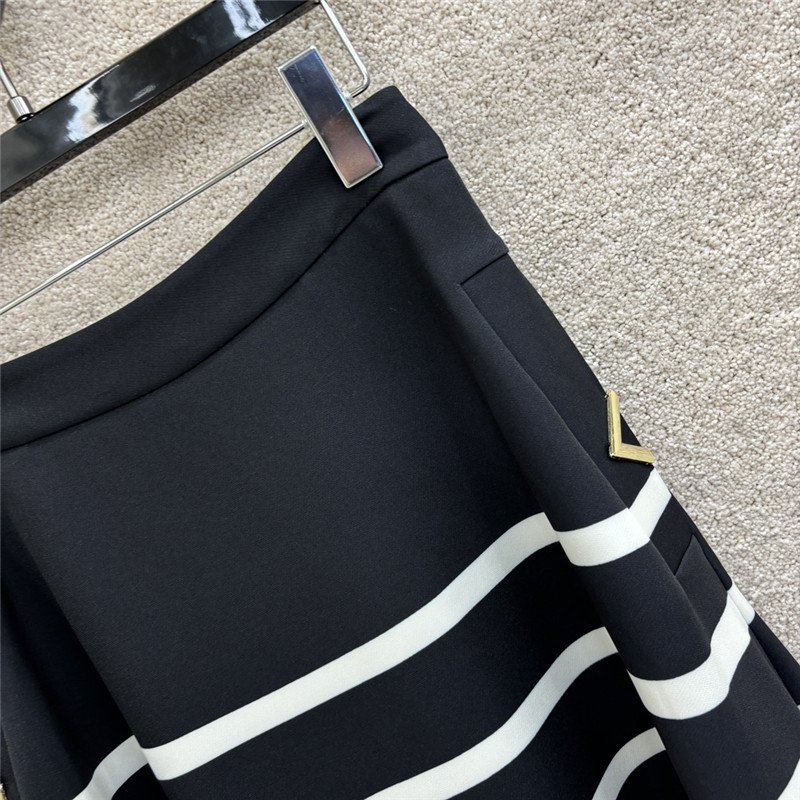 Va1e*ntin0 striped gradient skirt replica clothing sites