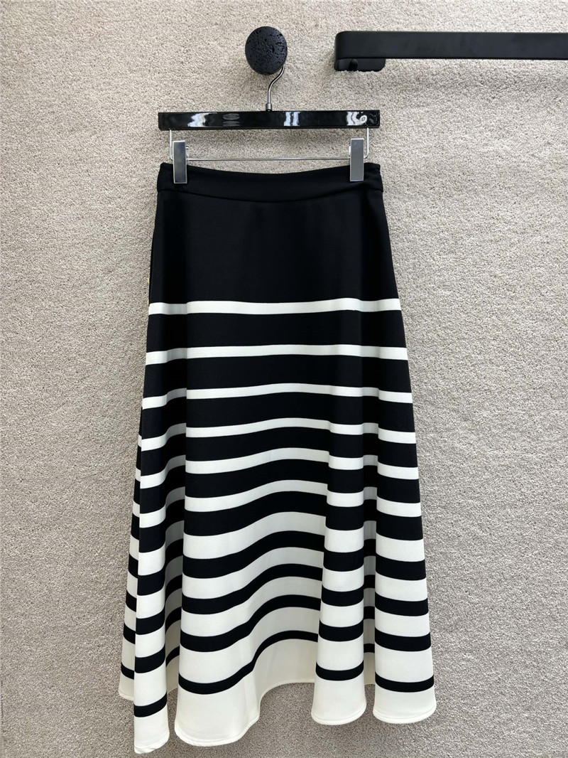 Va1e*ntin0 striped gradient skirt replica clothing sites