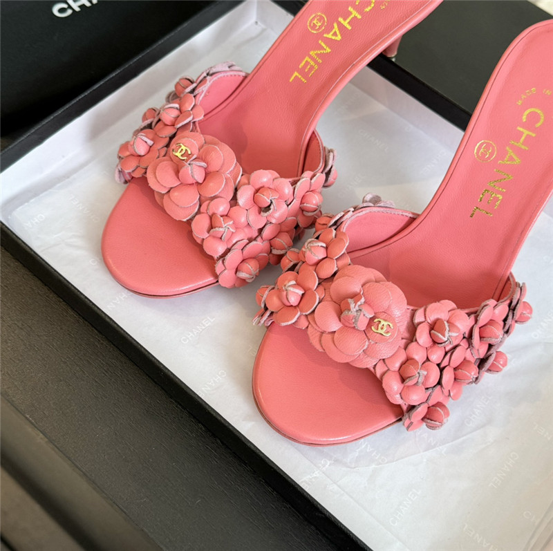 Ch**el camellia heels mules