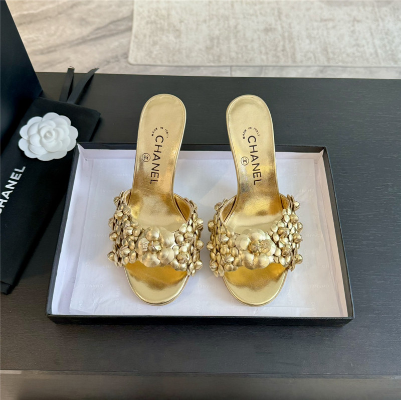 Ch**el camellia heels mules gold