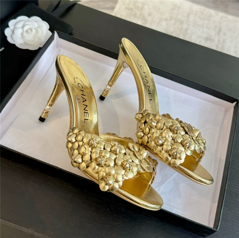 Ch**el camellia heels mules gold