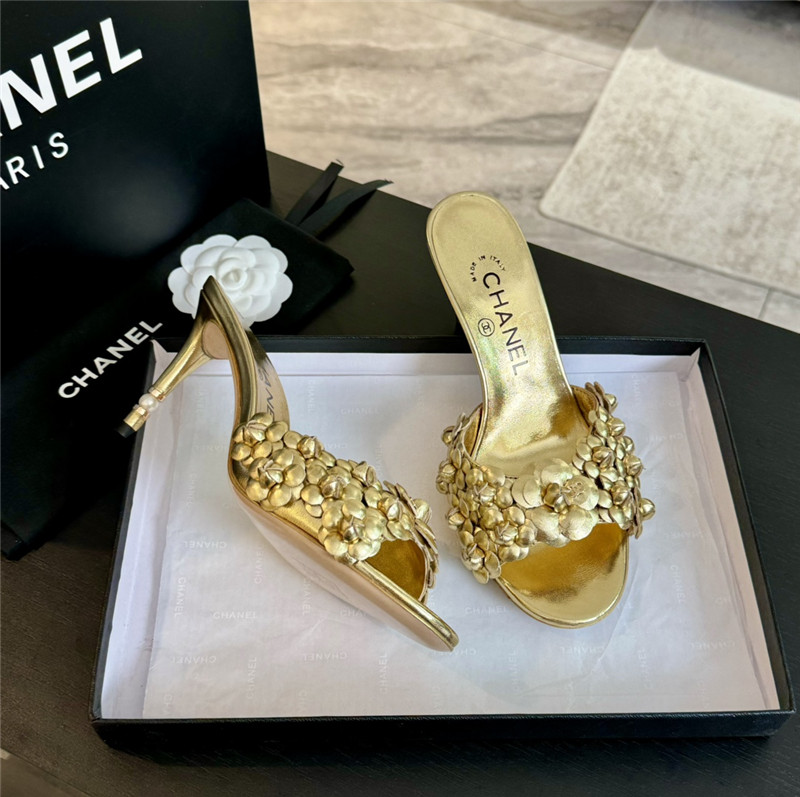 Ch**el camellia heels mules gold