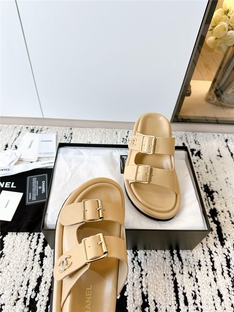 Ch**el buckle platform slippers sandals in beige
